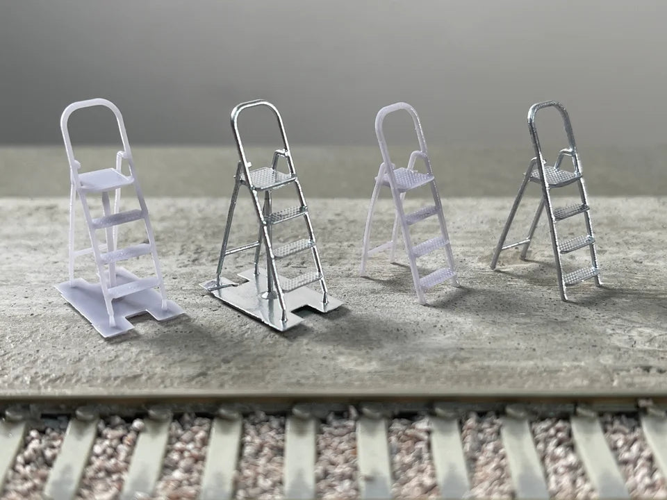 OO Gauge Stepladders (Pack of 4) - Unpainted