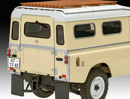 Model Set Land Rover Series III LWB Commercial (1:24 Scale) Model Kit