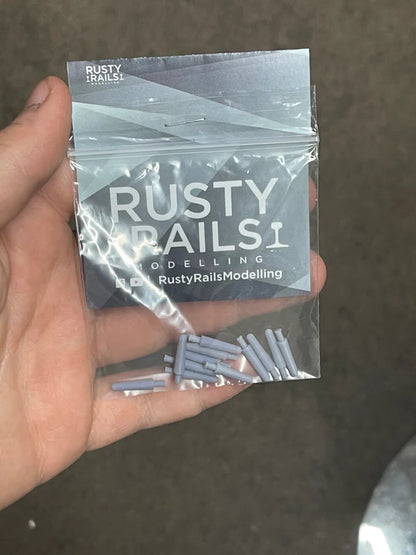 OO Gauge Bollards (Pack of 12) - Unpainted