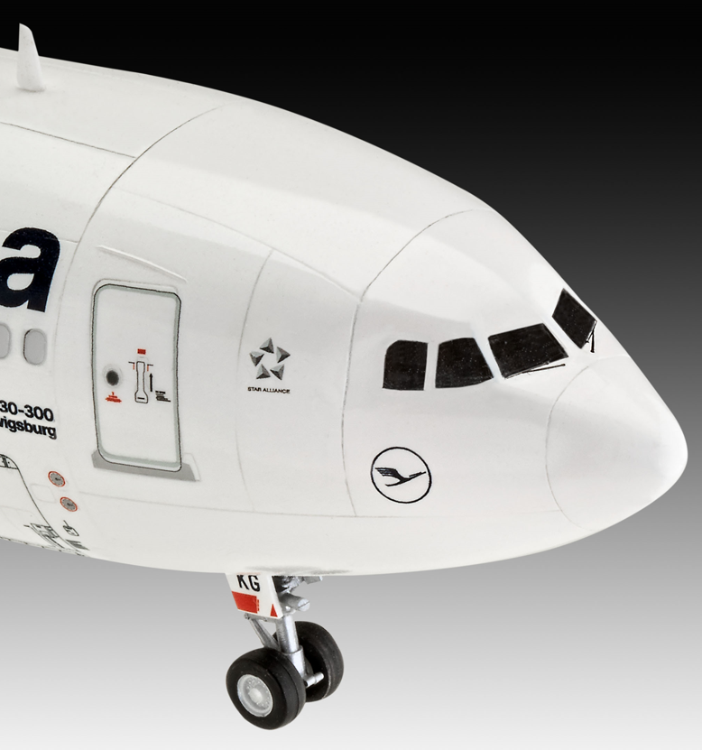 Airbus A330-300 Lufthansa New Livery (1:144 Scale) Model Kit