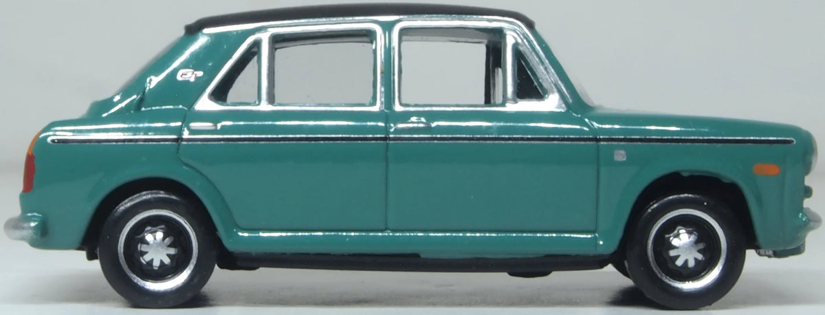 76AUS008 Austin 1300 GT Aqua