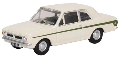 Ford Cortina MkII Ermine White/Sherwood Green