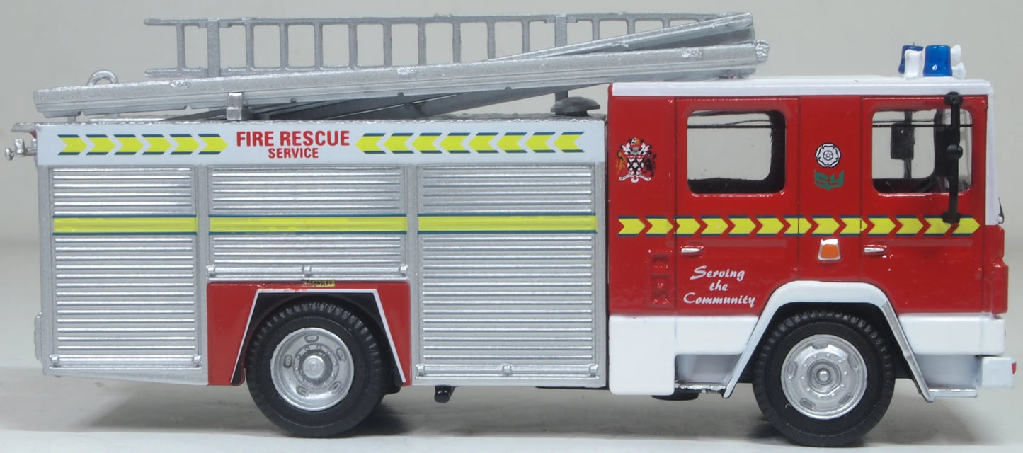76DN007 Dennis RS South Yorkshire Fire & Rescue Service
