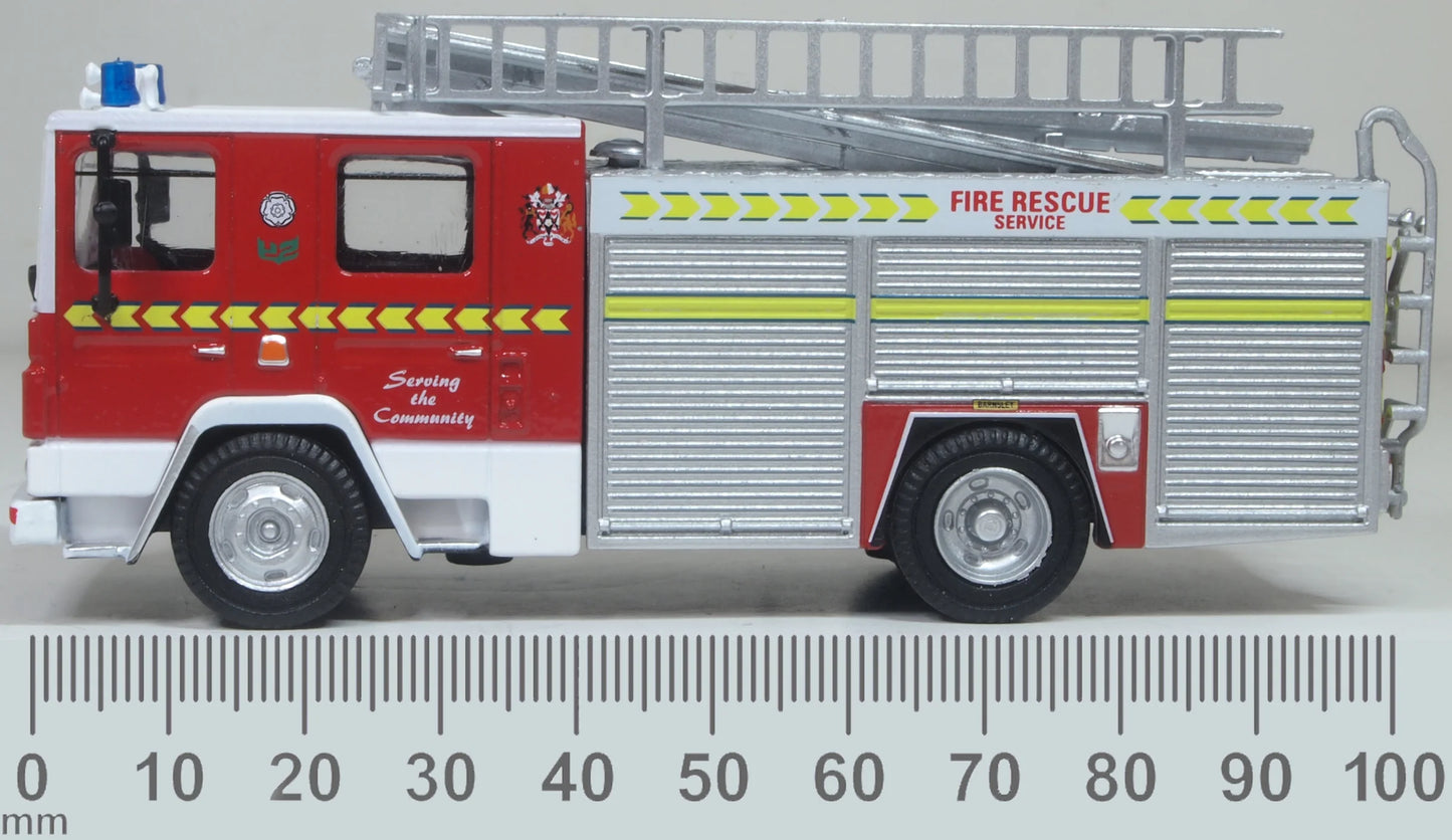 76DN007 Dennis RS South Yorkshire Fire & Rescue Service