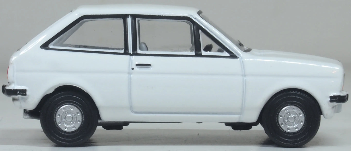 76FF008 Ford Fiesta Mk1 Diamond White