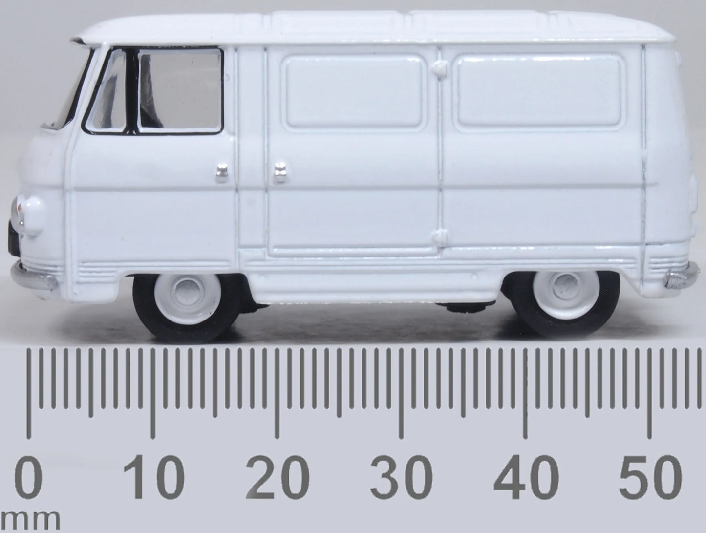 Commer PB White