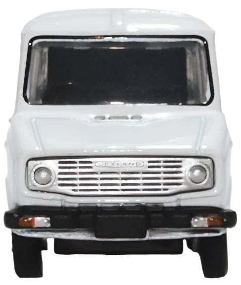 Sherpa Minibus White