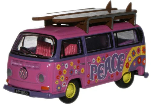 VW Bay Windows Minibus/Surfboards Flower Power