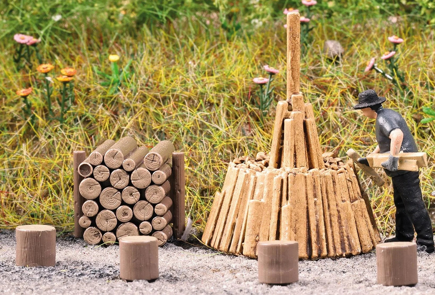 BUS79941 Stacking wood