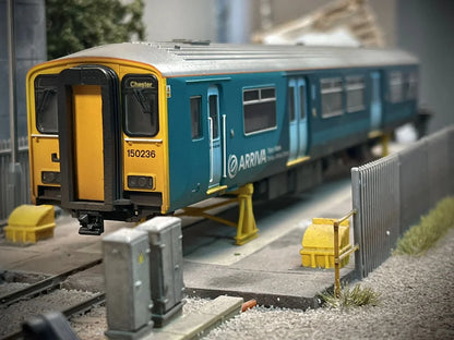 OO Gauge Locomotive Trestles (Pack of 2) - Unpainted