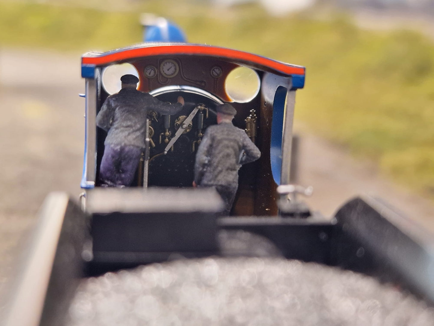 80103-076C 1:76 Scale Exclusive Bachmann Caledonian Class 812 Crew - Full Colour 3D Print