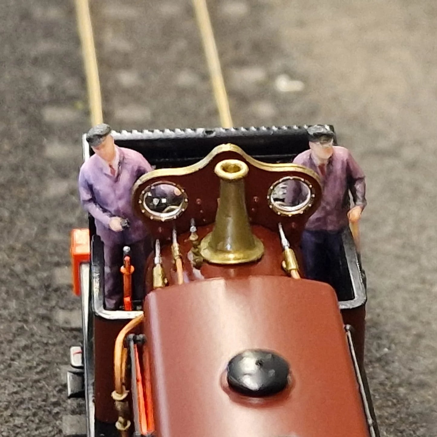 80304-076 1:76 Scale Manning Wardle L Class Early Crew - Full Colour 3D Print