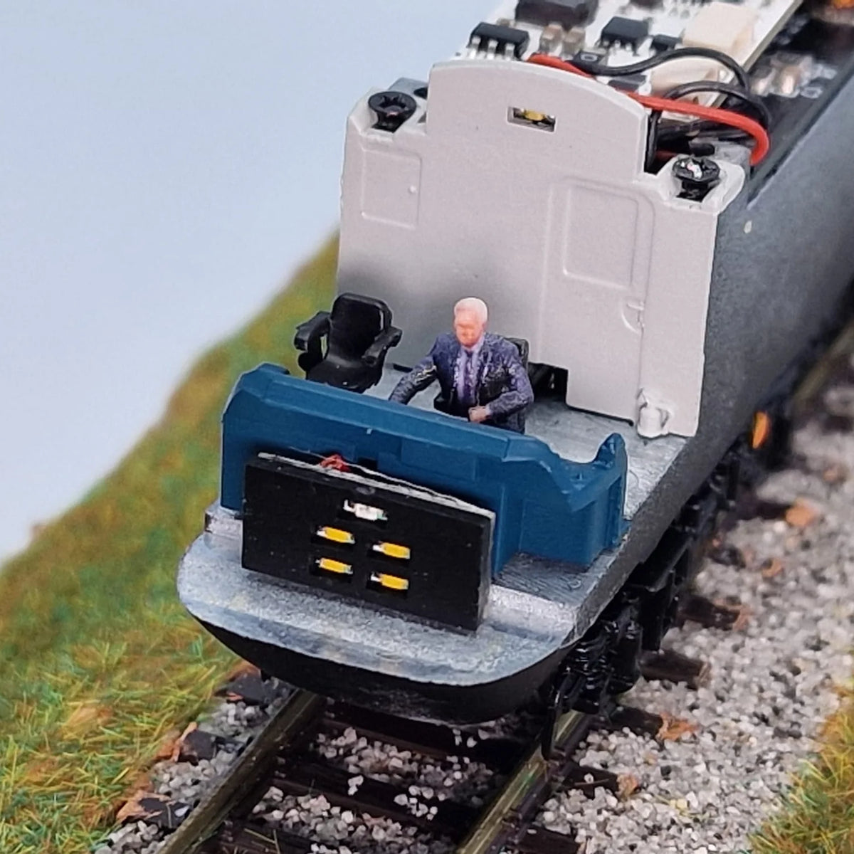 Modelu Modelu 80804-120C TT:120 Gauge Loco Specific Crew x2 - Class – Rails