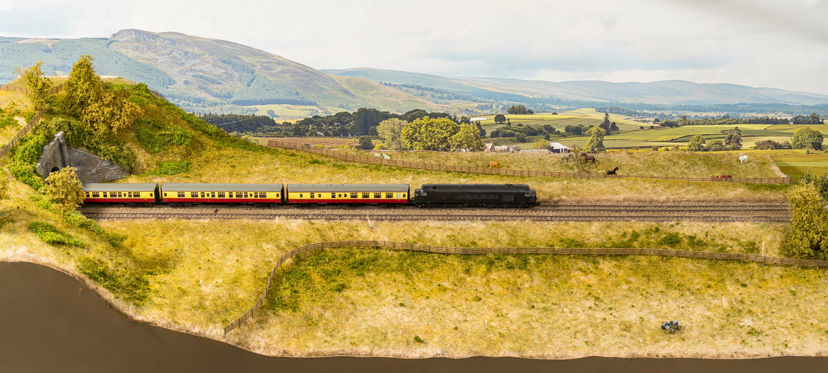823605 Class 45 'Peak' 45108 BR Blue With Domino Headcodes Diesel Locomotive - DCC Sound