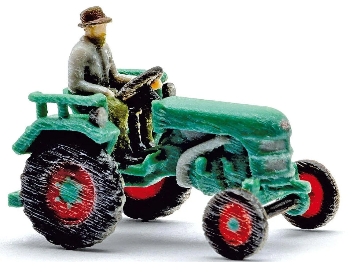 BUS8357 Tractor Kramer with farmer