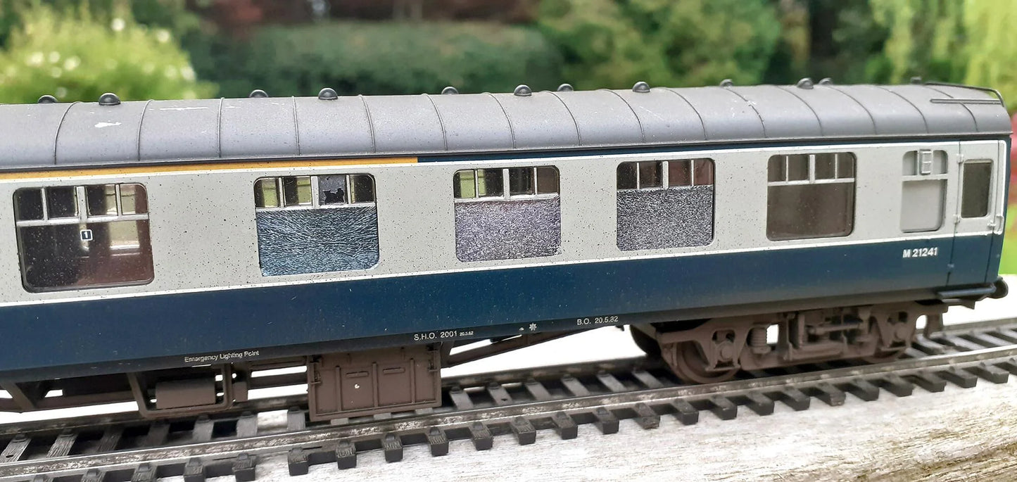 Smashed & shattered glass: BR mk1 passenger OO Gauge Waterslide Decals
