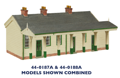 S&DJR Wooden Station Building Green and Cream