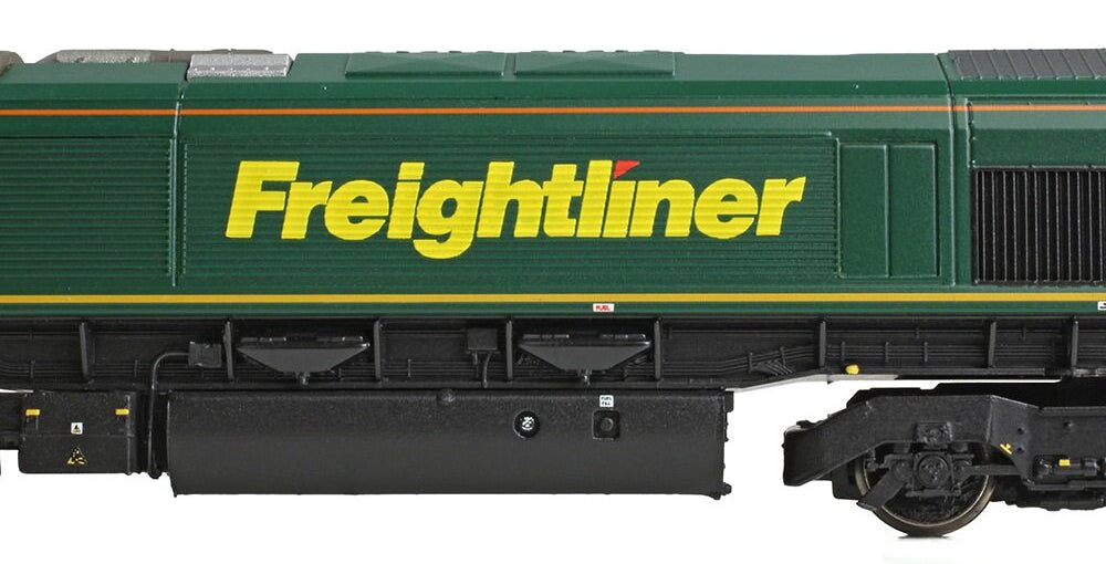 371-385A Class 66/5 66515 Freightliner Green Diesel Locomotive