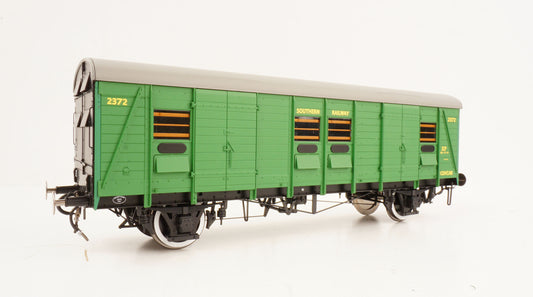 Covered Carriage Truck (CCT) No 2372 Southern Railway (even planks)