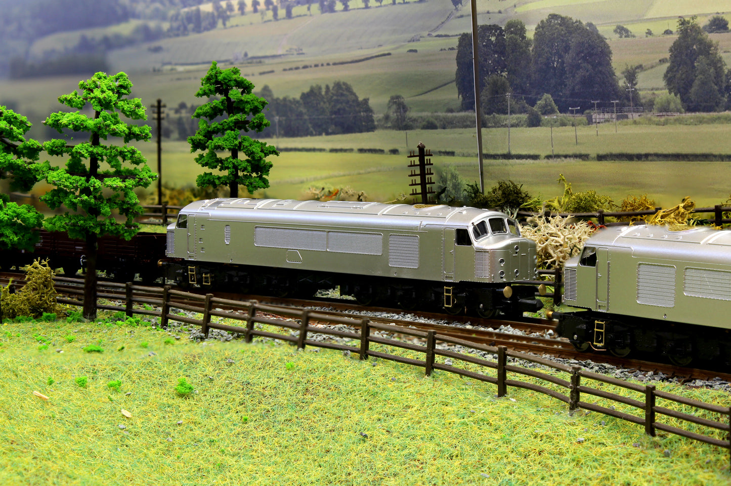 Class 44 D1 "Scafell Pike" Plain BR Green Diesel Locomotive (DCC Sound)