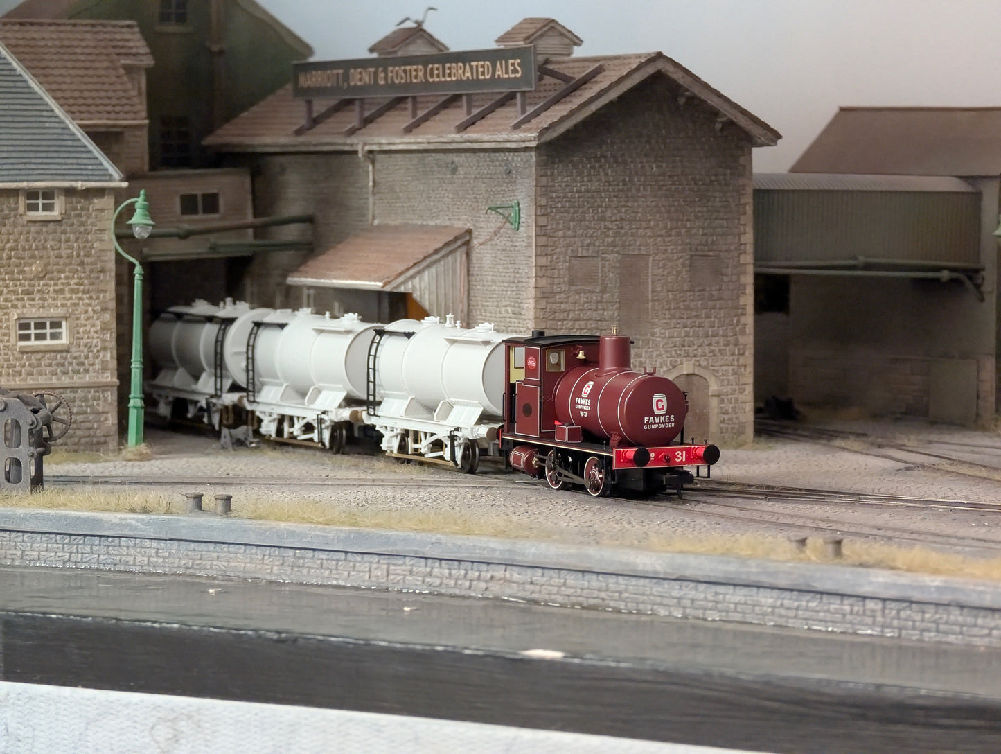 Andrew Barclay Fireless 0-4-0 G. Fawkes Gunpowder Works No.31 Steam Locomotive - DCC Sound