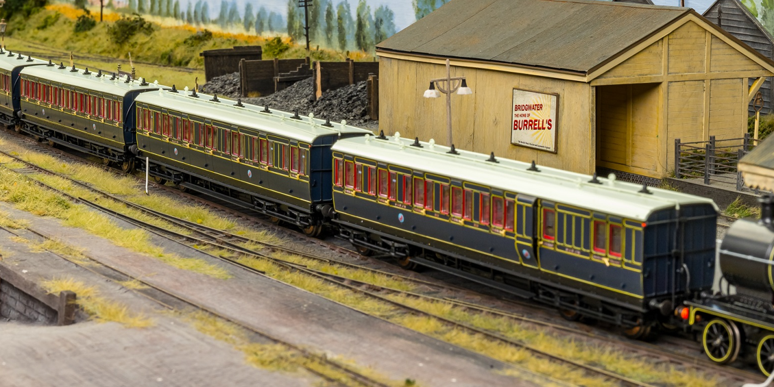 48' SDJR ‘Evolution’ Bogie Coach Non-Corridor Carriage No.85, No.71 & No.15 3-Pack