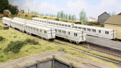 48' SECR ‘Evolution’ Bogie Coach Non-Corridor Carriage No.973, No.881 & No.1010 3-Pack