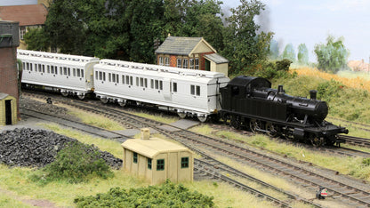 48' LMR ‘Evolution’ Bogie Coach Composite ARMY 5139