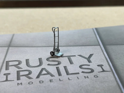 OO Gauge Hand/Sack Trucks (Pack of 6) - Unpainted