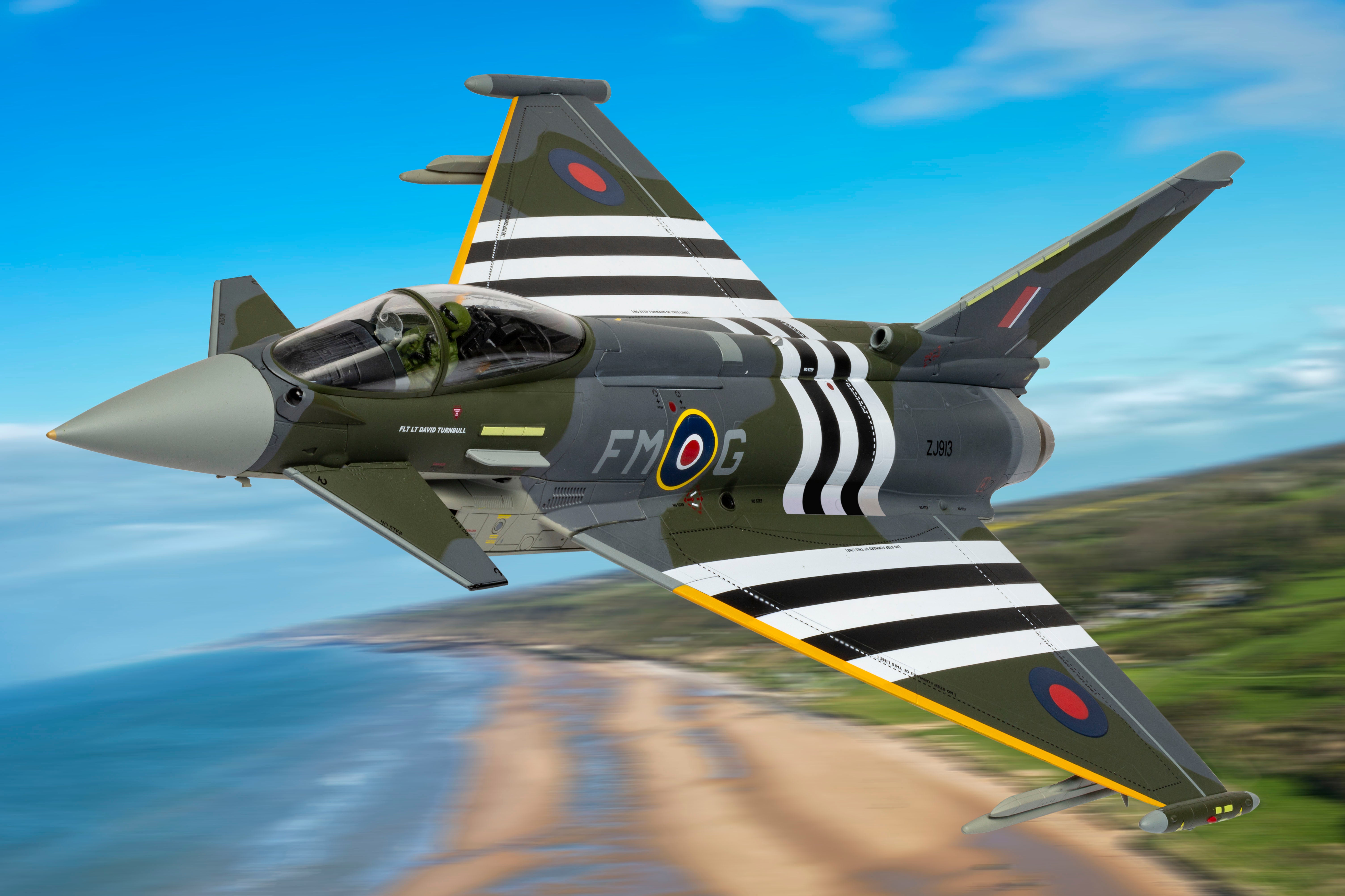 Corgi AA29004 Eurofighter Typhoon FGR4, 'Moggy', RAF No.29