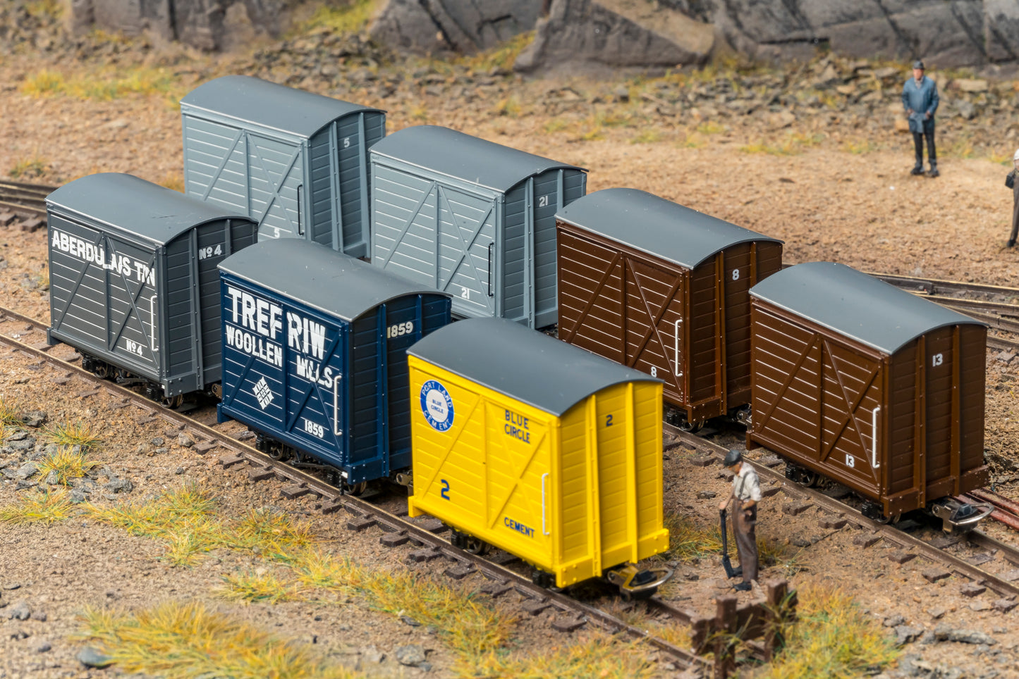990304 Covered Van - Plain Grey No.21