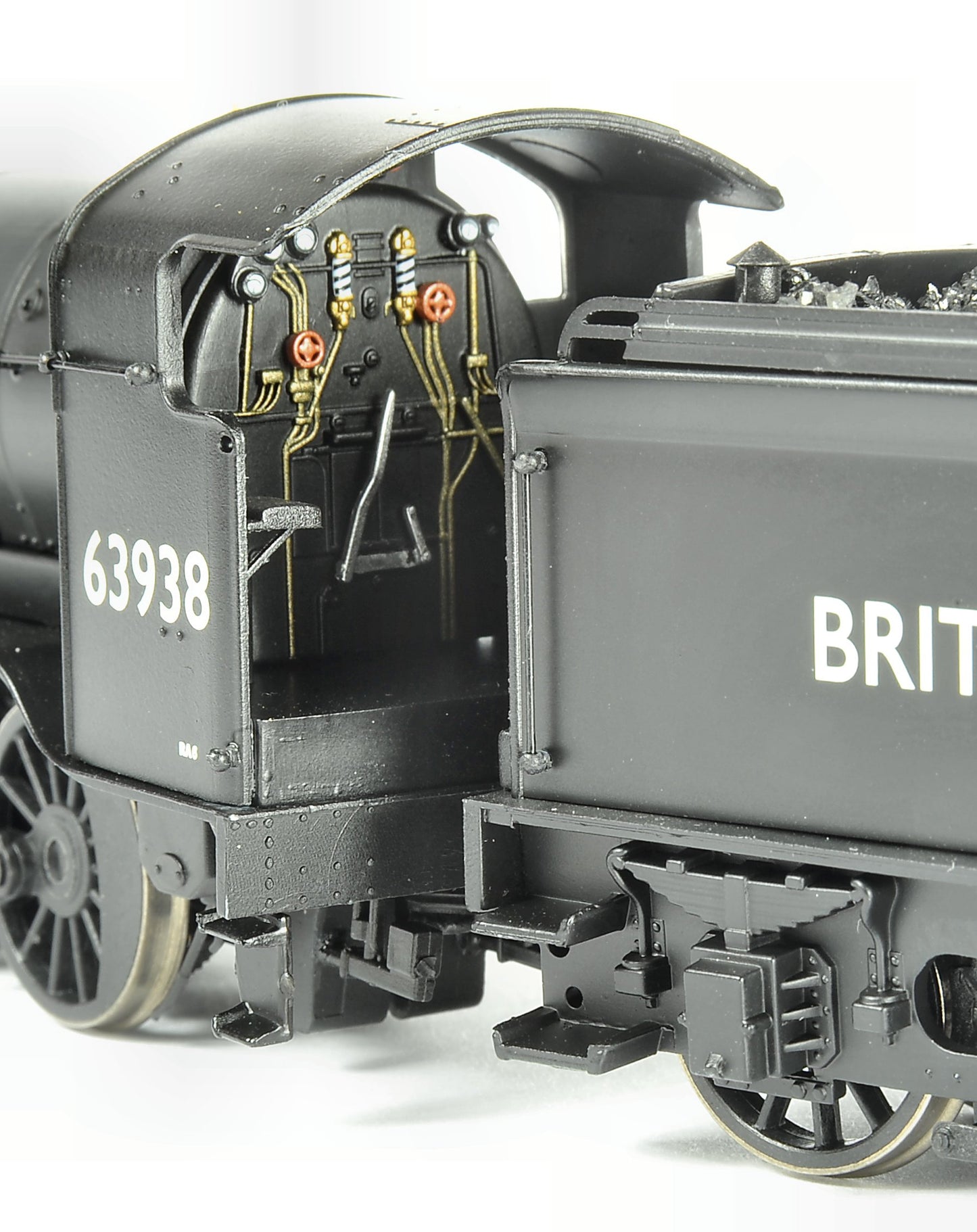 Class O2/2 'Tango' LNER black No. 3501 with low running plate, GN cab and tender