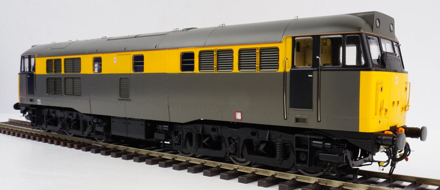 Class 31 BR Civil Engineers Grey/Yellow No.31531 Diesel Locomotive