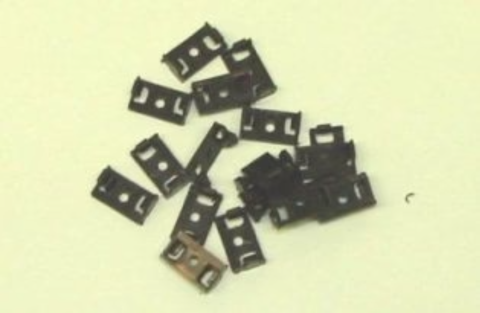OO Gauge 20 Pairs Of Retaining Clips