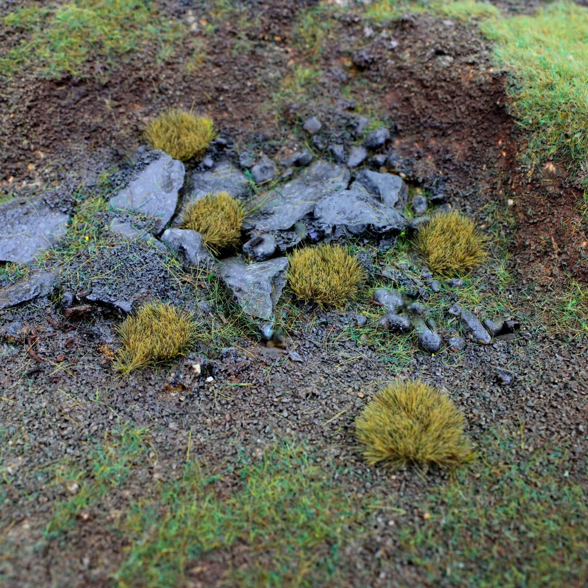 Dead Rails Grass WWScenics SGTDED06 WWS 6mm Dead Static Grass Tufts x 100 – Rails