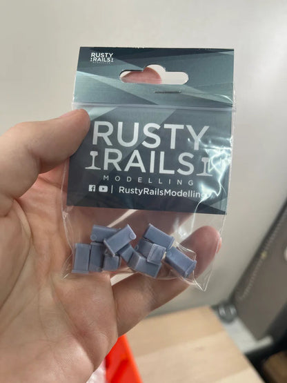 OO Gauge Wheelie Bins (Pack of 10) - Unpainted