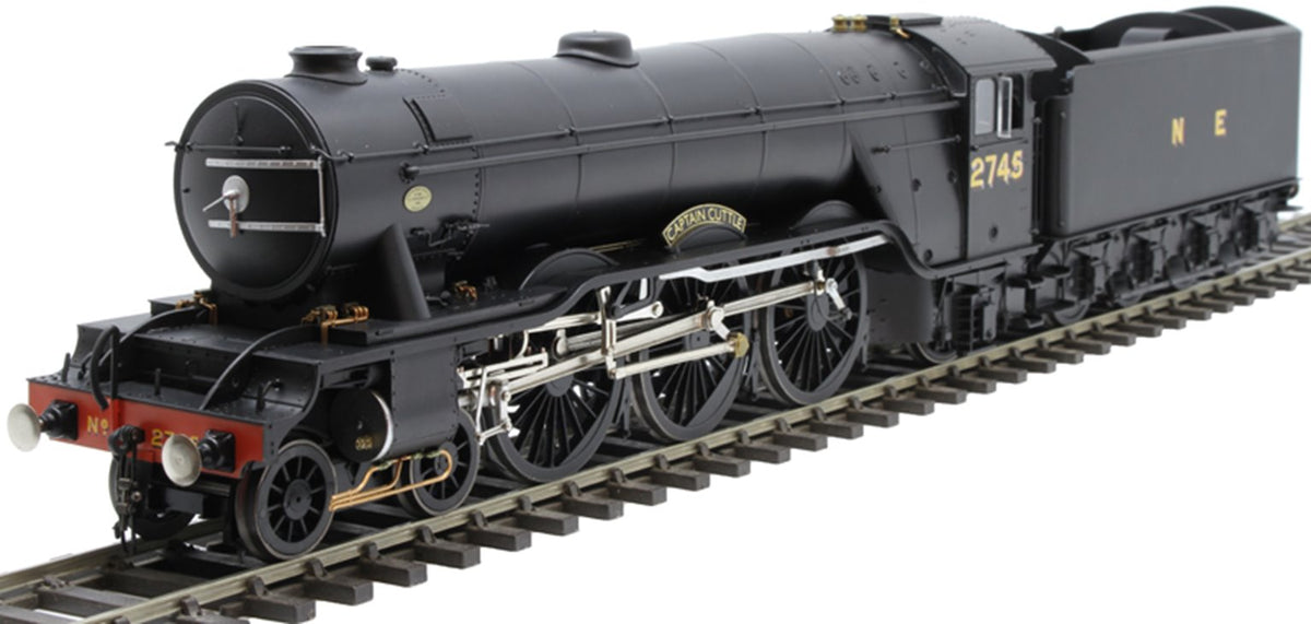 Pre-Owned Class A3 4-6-2 2745 "Captain Cuttle" in LNER black with unstreamlined non-corridor tender