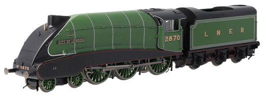 R30406 LNER Streamlined B17 City of London No.2870 Steam Locomotive