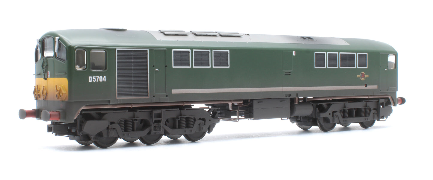 Class 28 Co-Bo BR Green Small Yellow Panels D5704 Diesel Locomotive - DCC Sound & Weathered