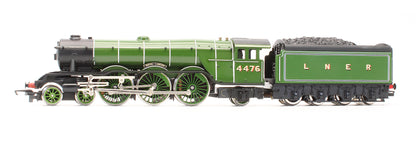 Pre-Owned R042 LNER 4-6-2 'Royal Lancer' 4476 Steam Locomotive