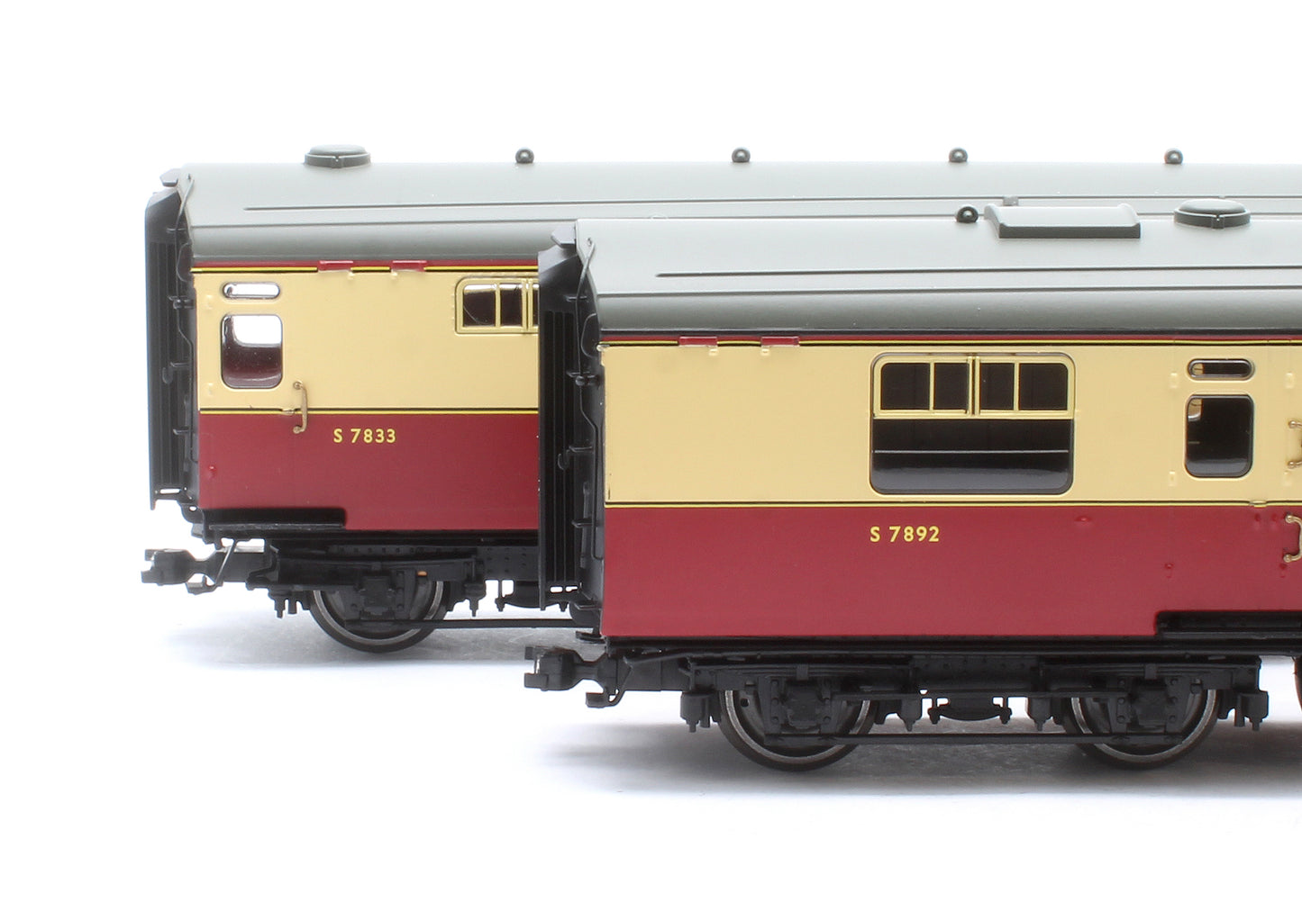 BR 'Tavern' Kitchen and Buttery Car & Composite Restaurant - White Horse 7833 Twin pack