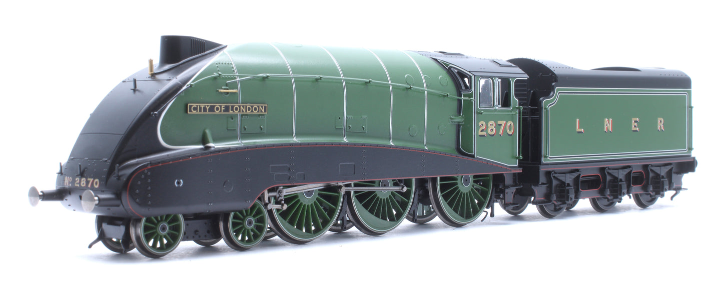 LNER Streamlined B17 City of London No.2870 Steam Locomotive