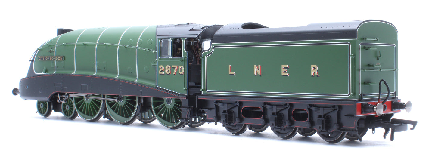 LNER Streamlined B17 City of London No.2870 Steam Locomotive