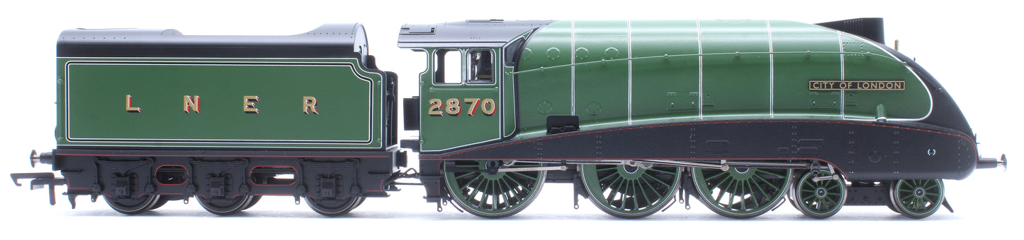 LNER Streamlined B17 City of London No.2870 Steam Locomotive
