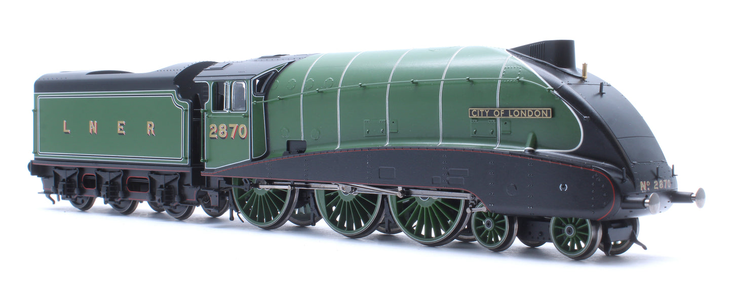 LNER Streamlined B17 City of London No.2870 Steam Locomotive
