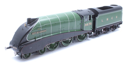 LNER Streamlined B17 City of London No.2870 Steam Locomotive