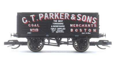 TT6040 GTParker & Sons 7 Plank Wagon