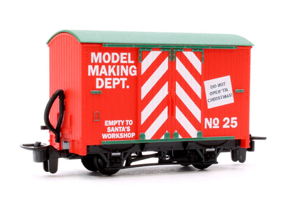 Peco Great Little Trains, OO9, Lynton & Barnstaple Box Van, Christmas Santa's Workshop