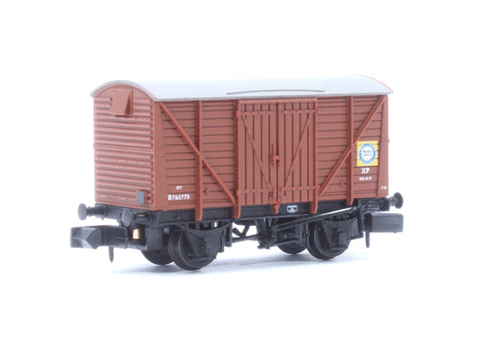 BR 12T Vent. Van Planked Sides BR Bauxite (Early) 'Blue Circle Cement' No.B762773