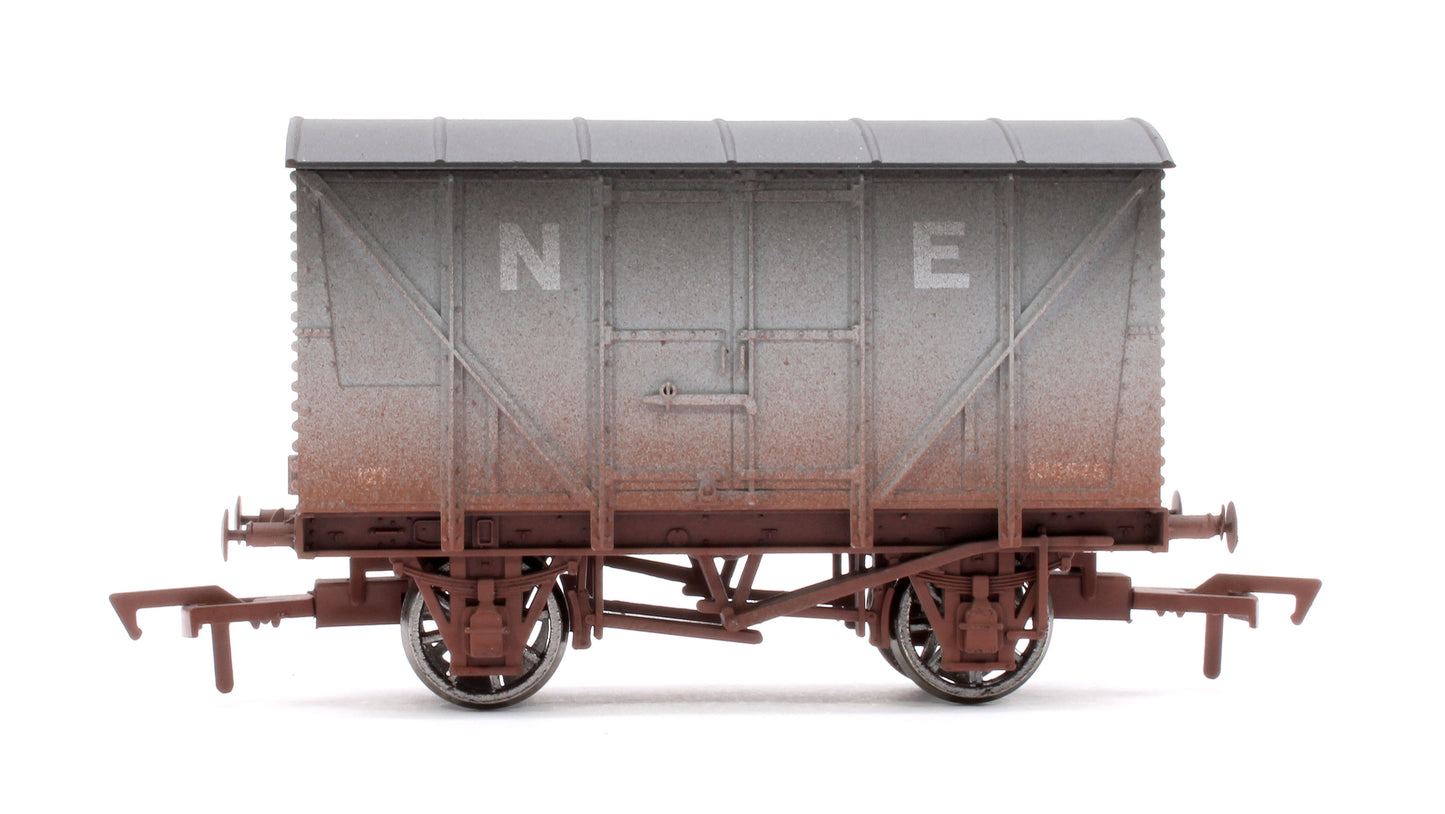 Banana Van NE 158645 - Weathered